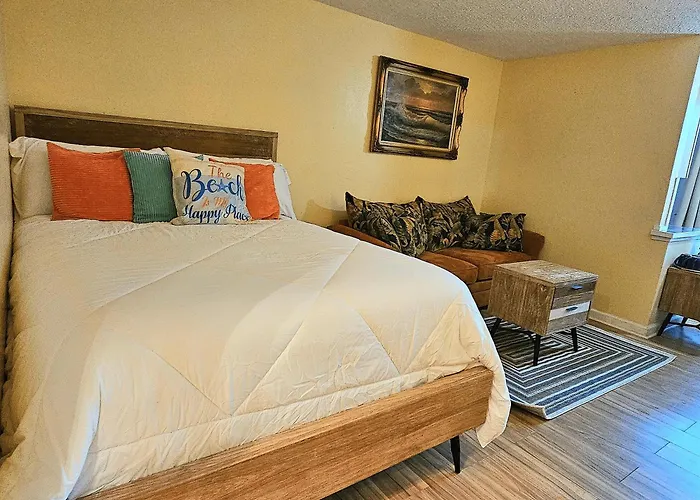 Oceanfront Escape With 2 Pools! Aparthotel Daytona Beach
