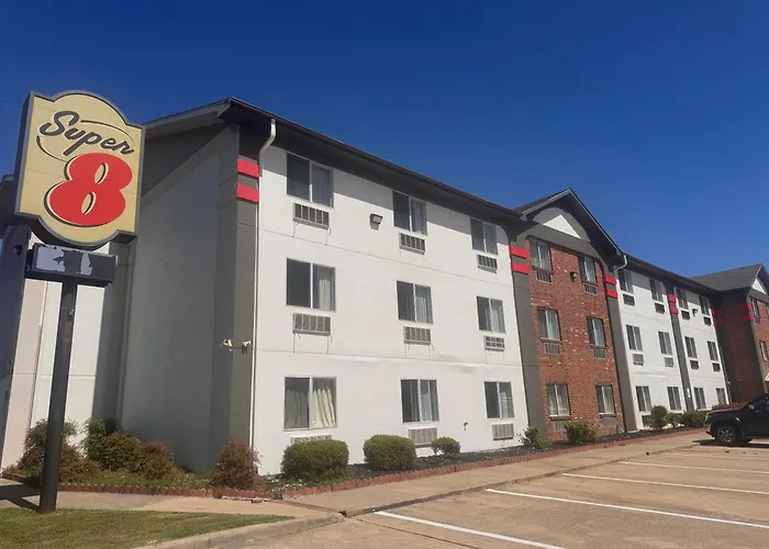 Super 8 By Wyndham College Station Hotel