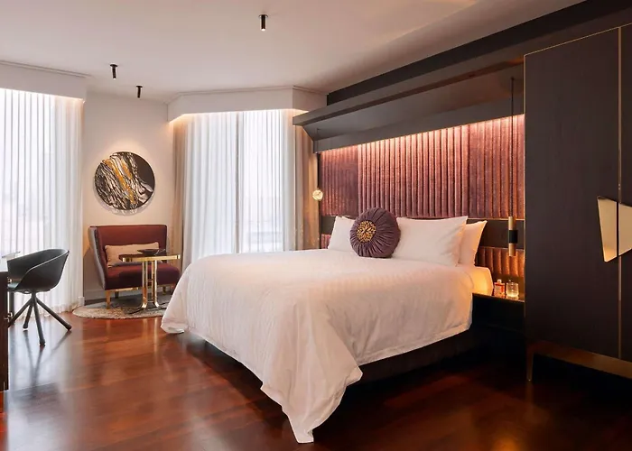 Qt Perth Hotel