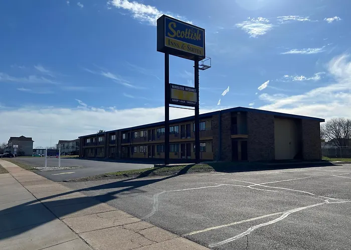 Scottish Inn & Suites - Eau Claire