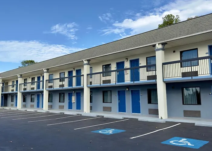Days Inn By Wyndham Lexington-Columbia