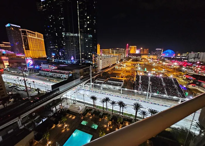 Strip & Sphere View - Separate Living Room - 2 Full Bath - Full Kitchen - Balcony - 900 Sqft - Mgm Signature Las Vegas