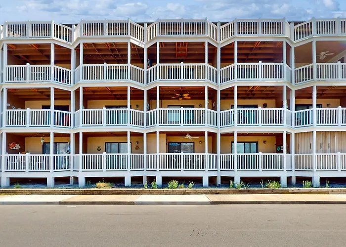 Jamaica Place 107