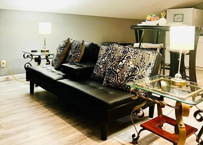 Loft Guest Suite 1 Bedroom