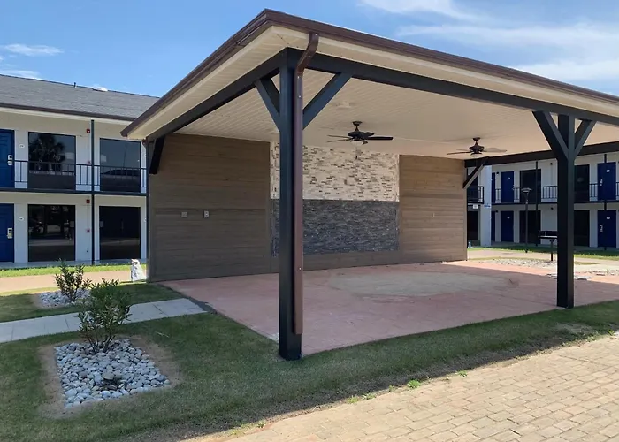 Suburban Studios Cordele