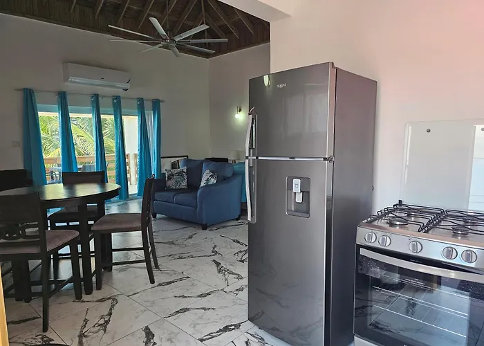 Roots Cafe Negril Rooms