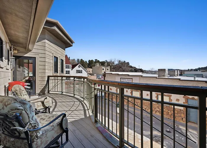 Spacious Dtwn Estes Park Loft Condo: 4 Mi To Rmnp