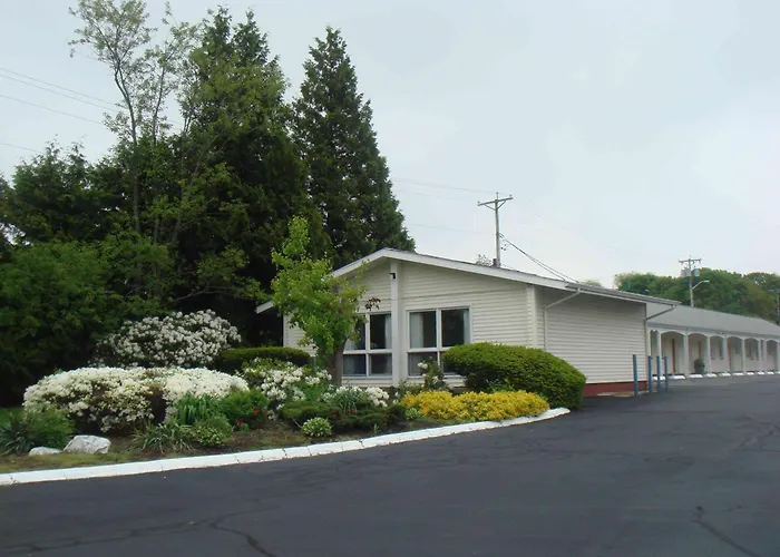 Harbor Base Inn Newport