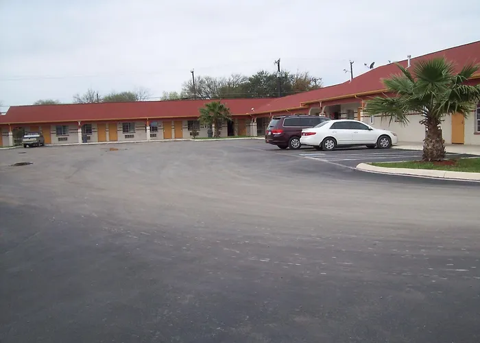 Luxury Inn And Suites Seaworld San Antonio