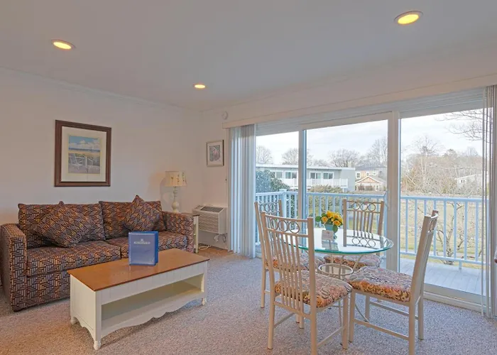 East Hampton House Resort