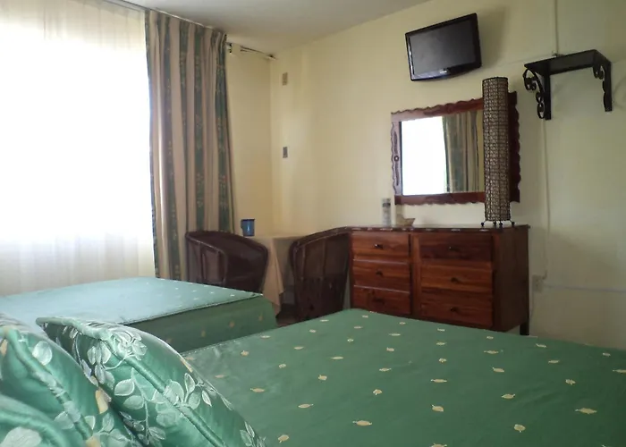 Hotel Mercurio - Caters To Gay Men