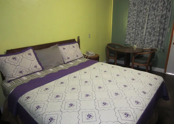 Travel Eagle Inn Motel