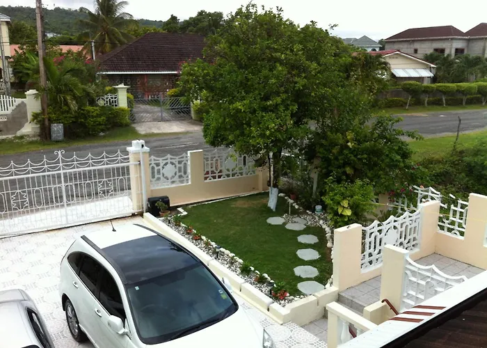 Goldenview Guesthouse Ocho Rios