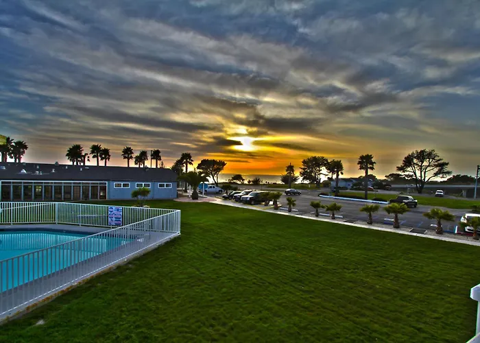 San Simeon Lodge