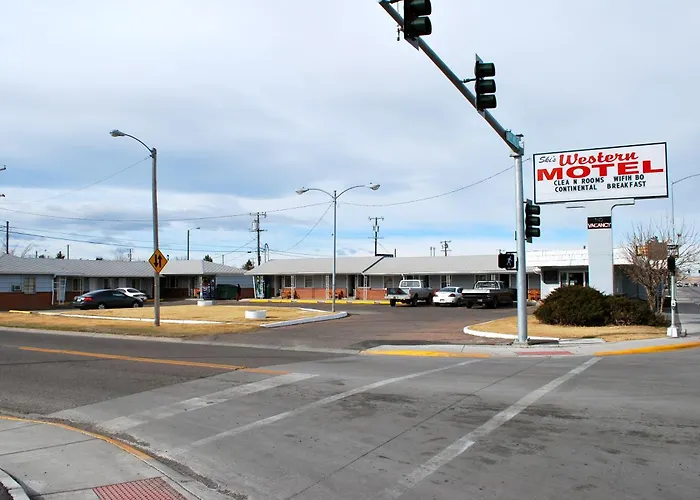 Ski'S Western Motel