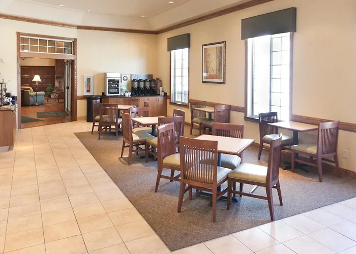 Country Inn & Suites By Radisson, Chanhassen, Mn