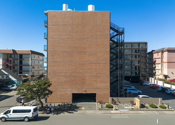 2 Bed 2 Bath Apartment In The Sand And Sea Condos