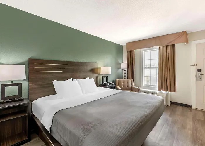 Quality Inn & Suites Santee I-95