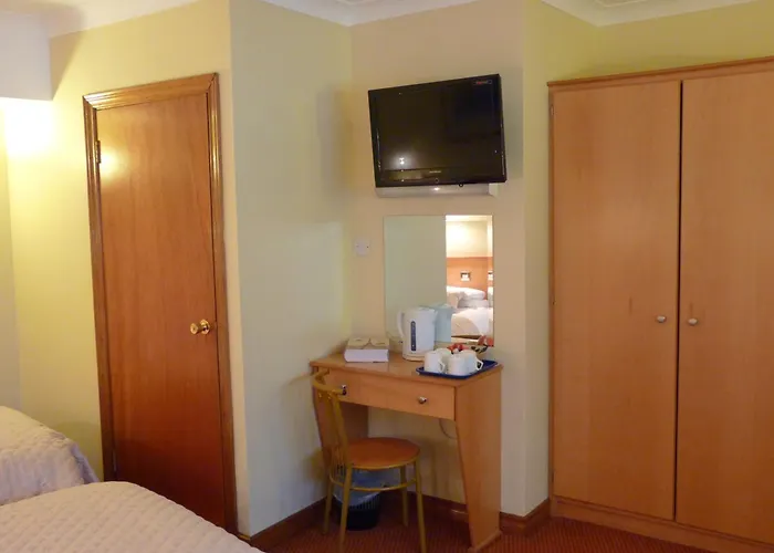 Holiday Hotel
