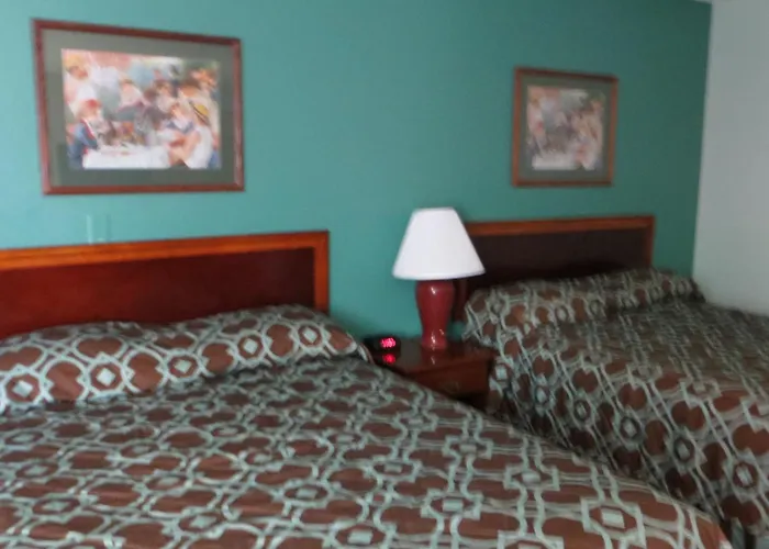 Super 8 By Wyndham Hudson Hotel