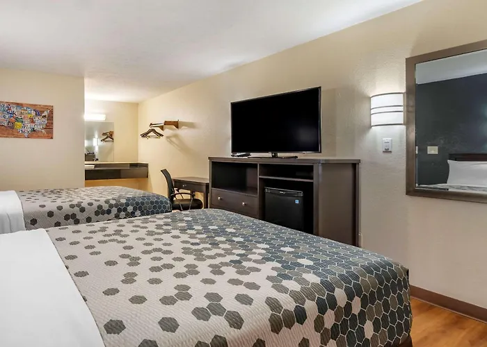Quality Inn & Suites Columbus West