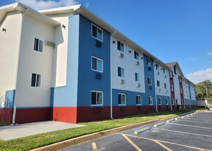 Super8 By Wyndham Nearby Clearwater St Petersburg International Airport Hotel Pinellas Park