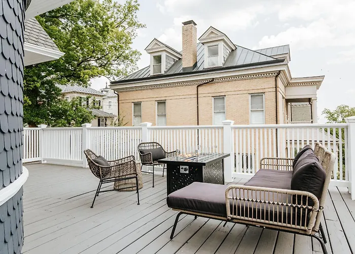 The Historic Berkeley Place Staunton