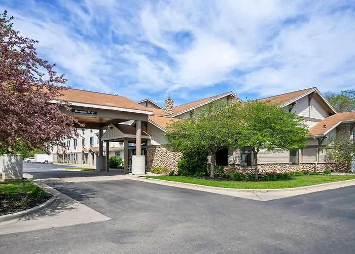 White Pine Inn & Suites Holland