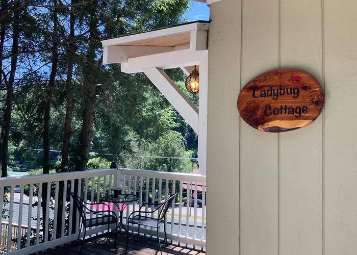 The Chimney Rock Inn & Cottages