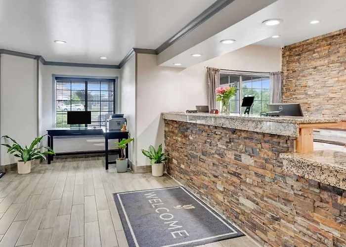 Country Inn & Suites By Radisson, Grand Rapids Airport, Mi Cascade