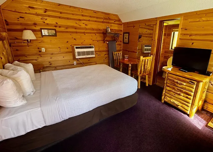 Cabins Of Mackinac & Lodge Mackinaw City