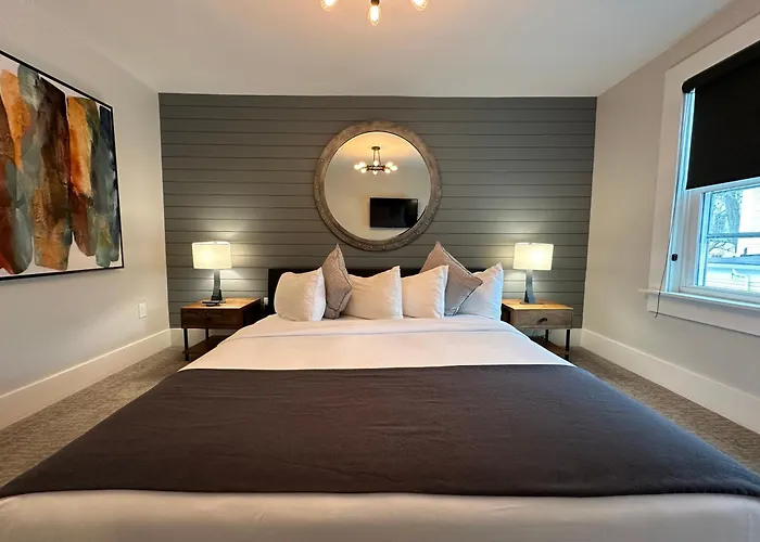 Entire Modern 7 Unit 7 Bath Boutique Inn Newport