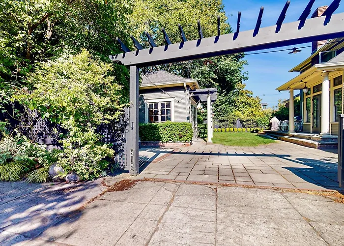 The Carriage House Hotel Seattle