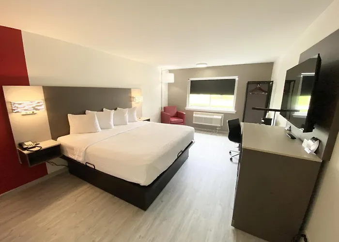 Ramada By Wyndham Tuscaloosa