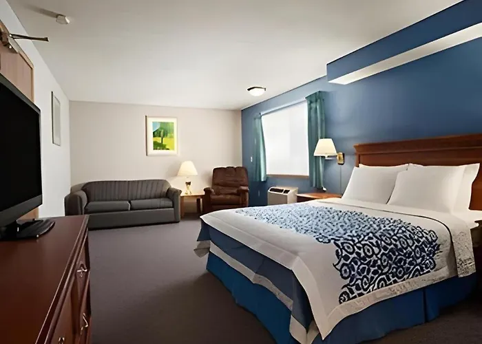 Days Inn By Wyndham Lacey Olympia Area