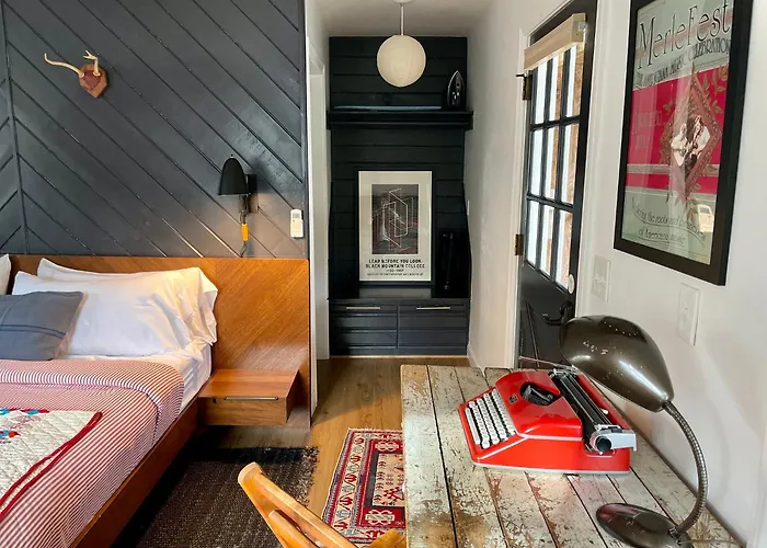 Outpost Inn