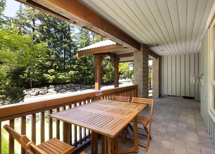 Horstman House By Whistler Premier