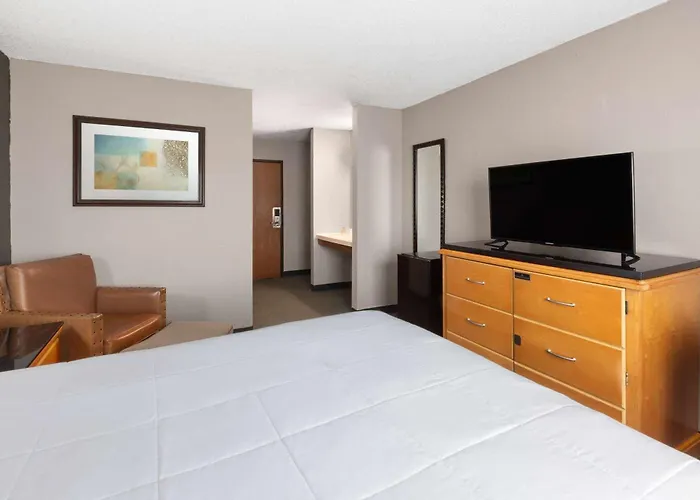 Travelodge By Wyndham Redwood Falls