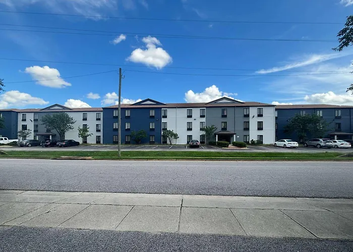Quality Inn & Suites At Airport Blvd I-65 Mobile