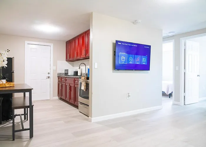 University Serenity Suites Tampa