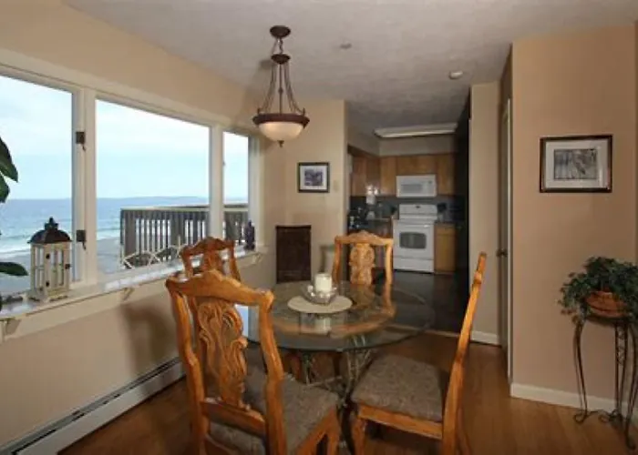 The Skylark Beach Inn