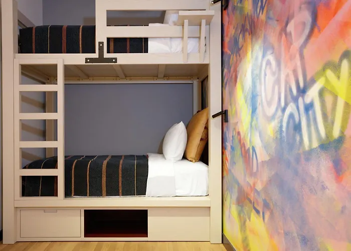 Moxy Richmond Downtown Hotel