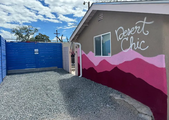 East Downtown Desert Chic Casita-Private Hot Tub-Close To Downtown-Pet Friendly! Albuquerque