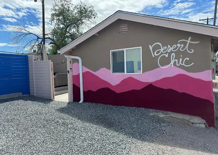 East Downtown Desert Chic Casita-Private Hot Tub-Close To Downtown-Pet Friendly! Albuquerque