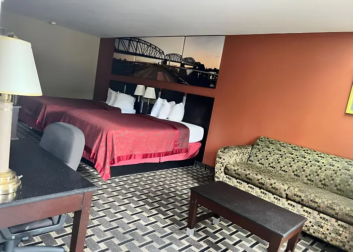 Days Inn & Suites By Wyndham Pine Bluff