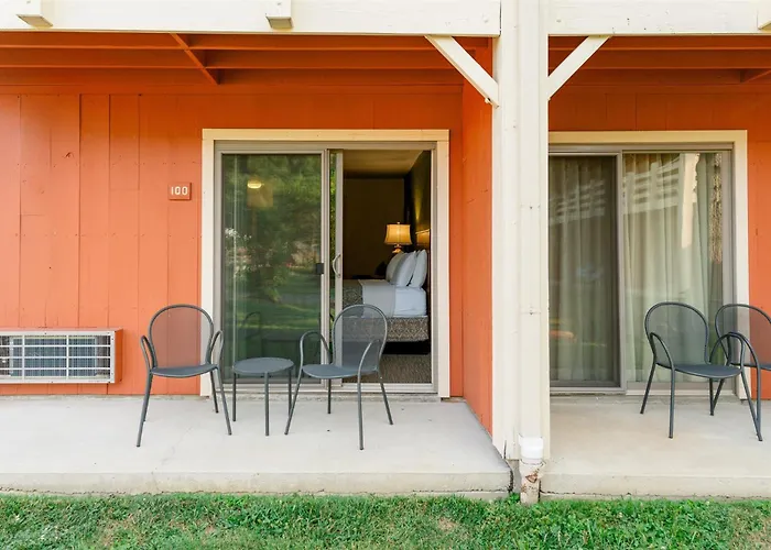 Brown County Inn Nashville