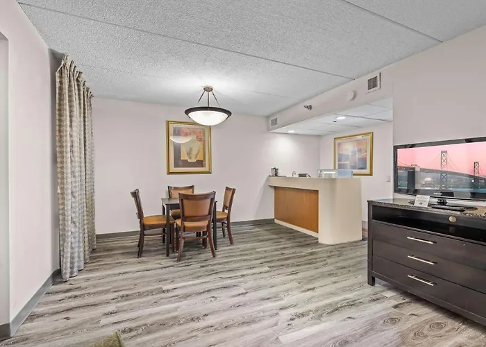 Quality Inn & Suites Mall Of America - Msp Airport