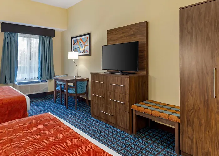 Best Western Plus North Shore Hotel