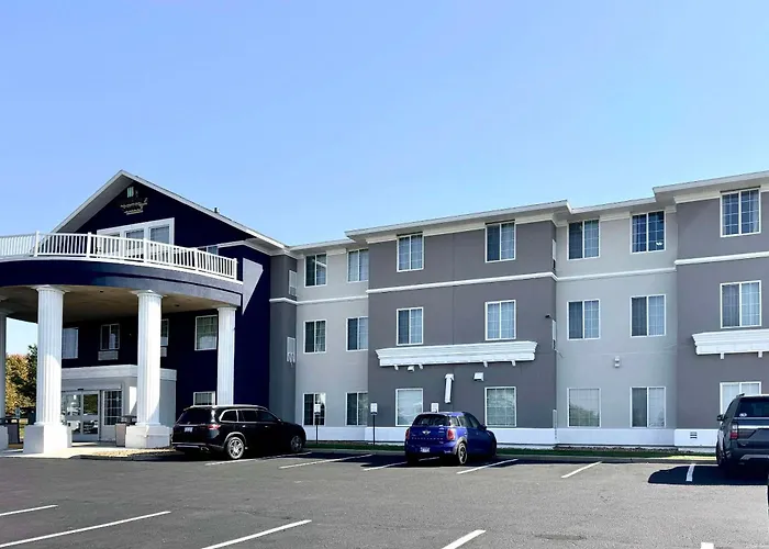 Mainstay Suites Madison Airport
