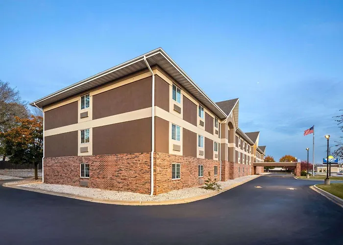 Days Inn & Suites By Wyndham Green Bay Wi